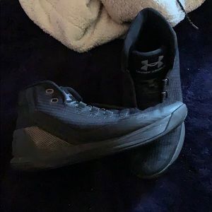 All black curry 3’s